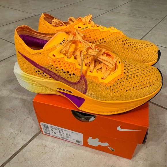 Nike Vaporfly 3 road racing speed shoe